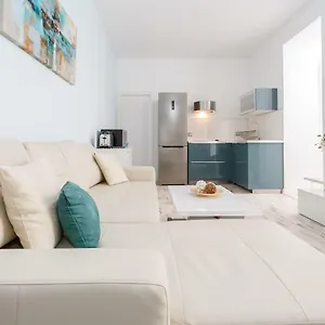 https://la-perla-de-la-caleta.hotelsincadiz.net